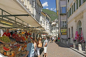 Bozen, Südtirol, Obstmarkt - [Nr.: bozen-obstmarkt-007.jpg] - © 2014 www.drescher.it