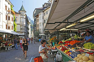 Bozen, Südtirol, Obstmarkt - [Nr.: bozen-obstmarkt-009.jpg] - © 2014 www.drescher.it