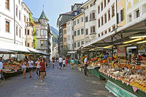 Bozen, Südtirol, Obstmarkt - [Nr.: bozen-obstmarkt-011.jpg] - © 2014 www.drescher.it