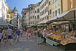 Bozen, Südtirol, Obstmarkt - [Nr.: bozen-obstmarkt-021.jpg] - © 2014 www.drescher.it