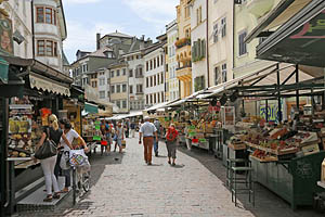 Bozen, Südtirol, Obstmarkt - [Nr.: bozen-obstmarkt-029.jpg] - © 2014 www.drescher.it