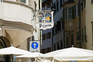 Bozen, Südtirol, Pizzeria - [Nr.: bozen-pizzeria.jpg] - © 2014 www.drescher.it
