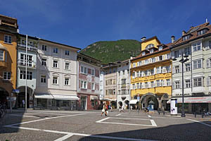 Bozen, Südtirol, Rathausplatz - [Nr.: bozen-rathausplatz-005.jpg] - © 2014 www.drescher.it