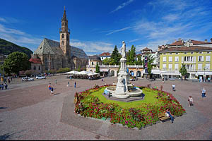 Bozen, Südtirol, Waltherplatz - [Nr.: bozen-waltherplatz-029.jpg] - © 2014 www.drescher.it