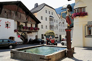 Burgeis bei Mals, Brunnen, Südtirol - [Nr.: burgeis-brunnen-002.jpg] - © 1996 www.drescher.it