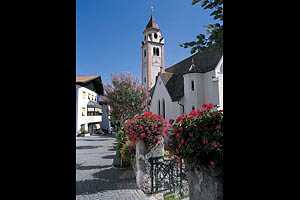 Dorf Tirol - [Nr.: dorf-tirol-005.jpg] - © 2002 www.drescher.it