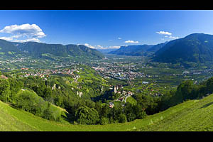 Dorf Tirol Panorama - [Nr.: dorf-tirol-panorama-008.jpg] - © 2007 www.drescher.it