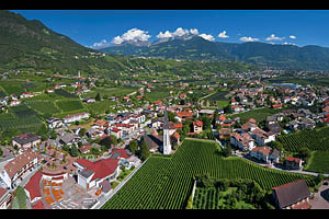 Luftaufnahme von Algund bei Meran - [Nr.: algund-luftaufnahme-01.jpg] - © 2010 www.drescher.it