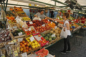 Bozen, Südtirol, Obstmarkt - [Nr.: bozen-obstmarkt-003.jpg] - © 2014 www.drescher.it