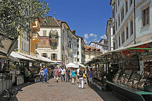 Bozen, Südtirol, Obstmarkt - [Nr.: bozen-obstmarkt-004.jpg] - © 2014 www.drescher.it