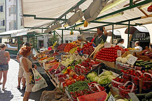 Bozen, Südtirol, Obstmarkt - [Nr.: bozen-obstmarkt-005.jpg] - © 2014 www.drescher.it