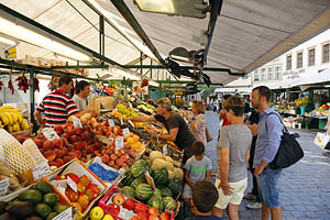 Bozen, Südtirol, Obstmarkt - [Nr.: bozen-obstmarkt-013.jpg] - © 2014 www.drescher.it