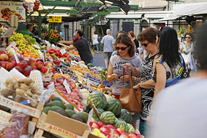 Bozen, Südtirol, Obstmarkt - [Nr.: bozen-obstmarkt-015.jpg] - © 2014 www.drescher.it