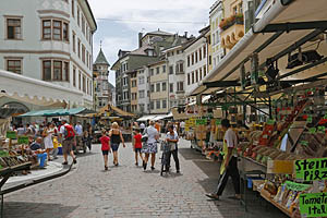 Bozen, Südtirol, Obstmarkt - [Nr.: bozen-obstmarkt-034.jpg] - © 2014 www.drescher.it
