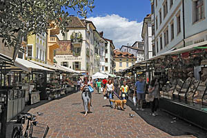 Bozen, Südtirol, Obstmarkt - [Nr.: bozen-obstmarkt-039.jpg] - © 2014 www.drescher.it