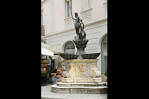 Bozen, Südtirol, Neptunbrunnen - [Nr.: bozen-obstmarkt-050.jpg] - © 2014 www.drescher.it