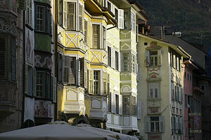 Bozen, Südtirol, Rathausplatz - [Nr.: bozen-rathausplatz-007.jpg] - © 2004 www.drescher.it