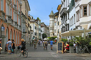 Bozen, Südtirol, Silbergasse - [Nr.: bozen-silbergasse-019.jpg] - © 2014 www.drescher.it