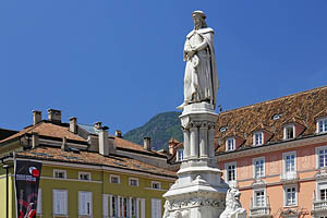 Bozen, Südtirol, Waltherplatz - [Nr.: bozen-waltherplatz-004.jpg] - © 2014 www.drescher.it