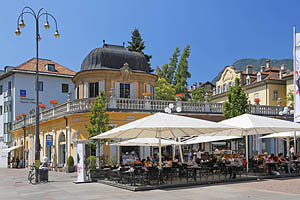 Bozen, Südtirol, Waltherplatz - [Nr.: bozen-waltherplatz-005.jpg] - © 2014 www.drescher.it