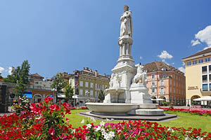 Bozen, Südtirol, Waltherplatz - [Nr.: bozen-waltherplatz-008.jpg] - © 2014 www.drescher.it