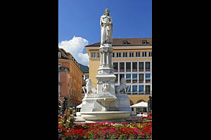 Bozen, Südtirol, Waltherplatz - [Nr.: bozen-waltherplatz-012.jpg] - © 2014 www.drescher.it