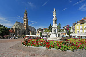 Bozen, Südtirol, Waltherplatz - [Nr.: bozen-waltherplatz-020.jpg] - © 2014 www.drescher.it