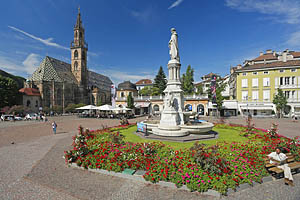 Bozen, Südtirol, Waltherplatz - [Nr.: bozen-waltherplatz-021.jpg] - © 2014 www.drescher.it