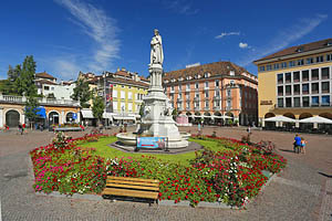 Bozen, Südtirol, Waltherplatz - [Nr.: bozen-waltherplatz-022.jpg] - © 2014 www.drescher.it