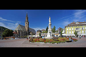 Bozen, Südtirol, Waltherplatz - [Nr.: bozen-waltherplatz-028.jpg] - © 2014 www.drescher.it