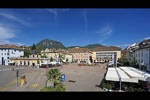 Bozen, Südtirol, Waltherplatz - [Nr.: bozen-waltherplatz-032.jpg] - © 2014 www.drescher.it