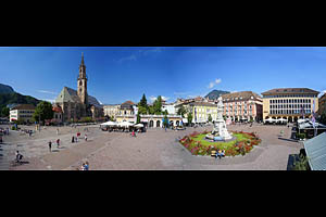 Bozen, Südtirol, Waltherplatz - [Nr.: bozen-waltherplatz-034.jpg] - © 2014 www.drescher.it