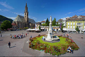 Bozen, Südtirol, Waltherplatz - [Nr.: bozen-waltherplatz-037.jpg] - © 2014 www.drescher.it