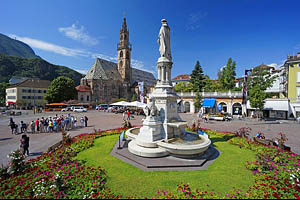 Bozen, Südtirol, Waltherplatz - [Nr.: bozen-waltherplatz-038.jpg] - © 2014 www.drescher.it