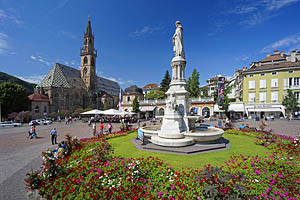 Bozen, Südtirol, Waltherplatz - [Nr.: bozen-waltherplatz-040.jpg] - © 2014 www.drescher.it