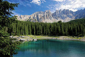 Karersee, der schönste Bergsee in Südtirol - [Nr.: dolomiten-karersee-001.jpg] - © 2005 www.drescher.it