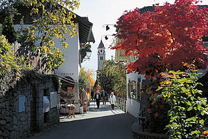 Dorf Tirol - [Nr.: dorf-tirol-012.jpg] - © 2006 www.drescher.it