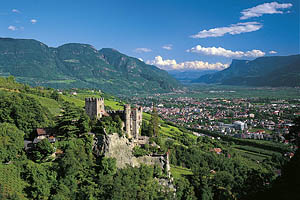 Die Brunnenburg in Dorf Tirol - [Nr.: dorf-tirol-brunnenburg-003.jpg] - © 1992 www.drescher.it