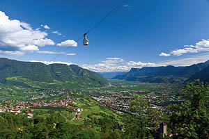 Dorf Tirol Panorama - [Nr.: dorf-tirol-panorama-003.jpg] - © 2007 www.drescher.it