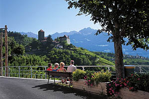 St. Peter bei Dorf Tirol - [Nr.: dorf-tirol-st-peter-001.jpg] - © 2006 www.drescher.it