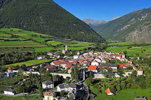 Glurns im Vinschgau, Flugaufnahme - [Nr.: glurns-luftaufnahme-001.jpg] - © 2010 www.drescher.it