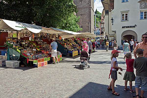 Meran Pfarrplatz - [Nr.: meran-pfarrplatz-002.jpg] - © 2009 www.drescher.it