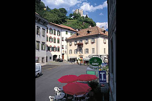 Meran Pfarrplatz - [Nr.: meran-pfarrplatz-004.jpg] - © 1999 www.drescher.it