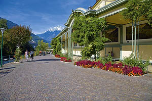 Meran Wandelhalle - [Nr.: meran-wandelhalle-001.jpg] - © 2000 www.drescher.it