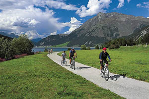 Reschensee, Radweg - [Nr.: reschensee-radweg-003.jpg] - © 2004 www.drescher.it