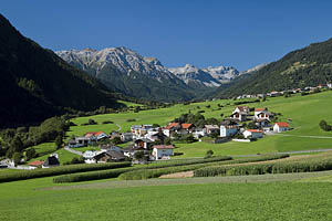 Taufers im Münstertal - [Nr.: taufers-im-muenstertal-001.jpg] - © 2012 www.drescher.it