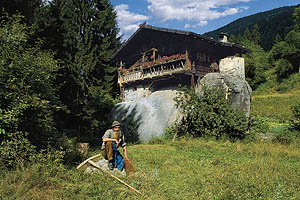 Ultental, Häuserl am Stein - [Nr.: ultental-hauserl-auf-dem-stein-001.jpg] - © 1997 www.drescher.it