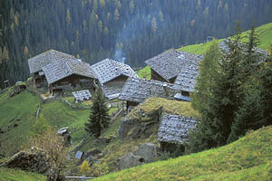 Die Pilshöfe im Ultental - [Nr.: ultental-pilshoefe-001.jpg] - © 2002 www.drescher.it