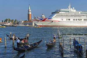 Venedig, Kreuzfahrtsschiff - [Nr.: venedig-101.jpg] - © 2017 www.drescher.it