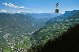 Seilbahn auf das Vigiljoch - [Nr.: vigiljoch-seilbahn-001.jpg] - © 1996 www.drescher.it